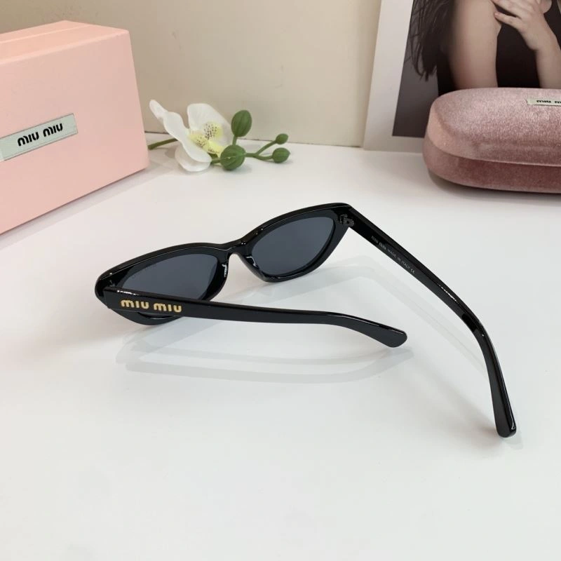 SunProtective Miu Miu Sunglasses 281364