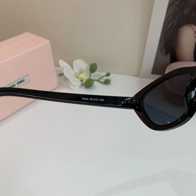 SunProtective Miu Miu Sunglasses 281364