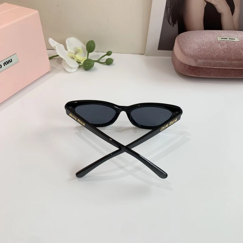 SunProtective Miu Miu Sunglasses 281364