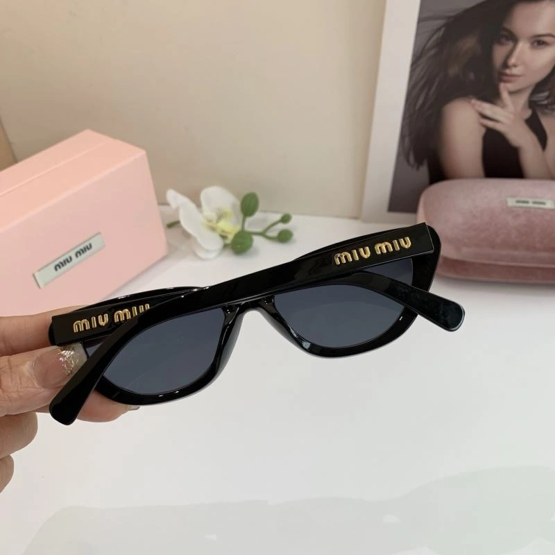 SunProtective Miu Miu Sunglasses 281364