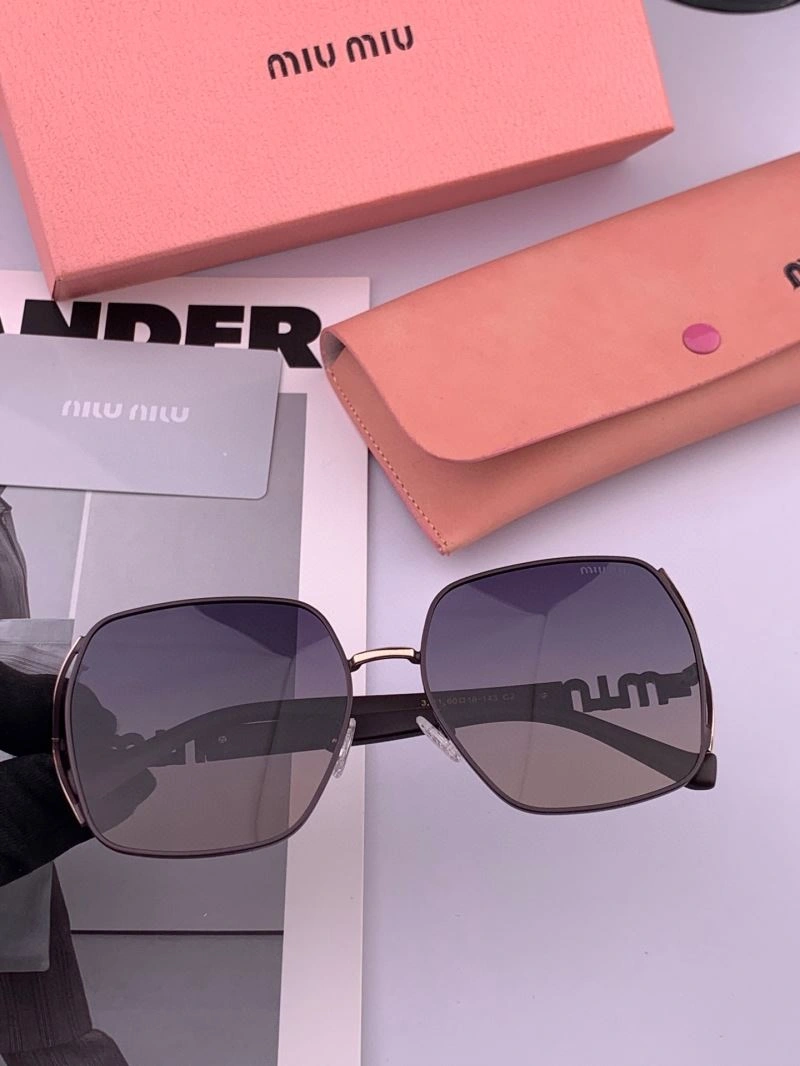 Miu Miu Sunglasses RelaxedFit 281539