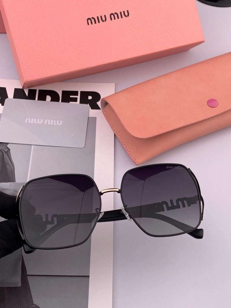 Miu Miu Sunglasses RelaxedFit 281539
