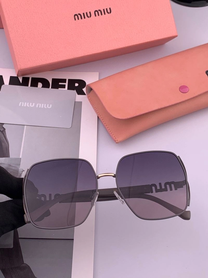 Miu Miu Sunglasses RelaxedFit 281539