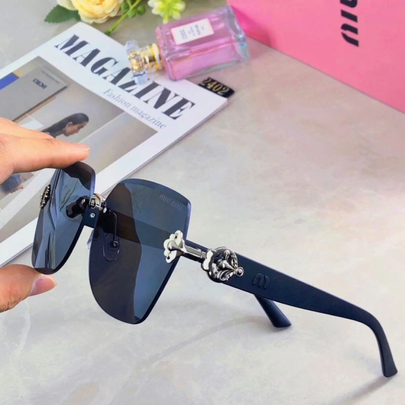 Miu Miu Sunglasses Effortless 281522