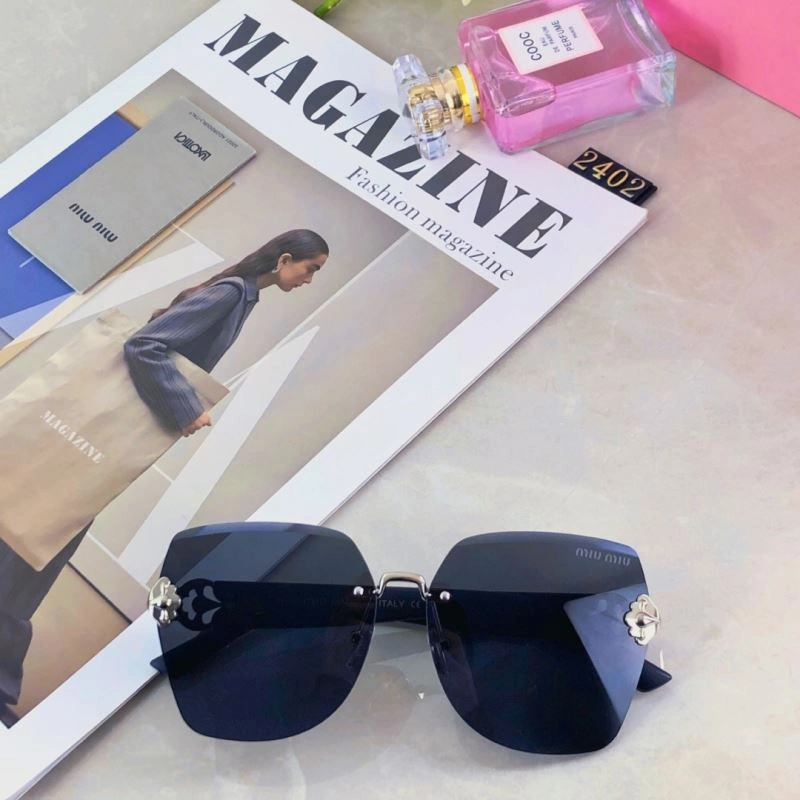 Miu Miu Sunglasses Effortless 281522