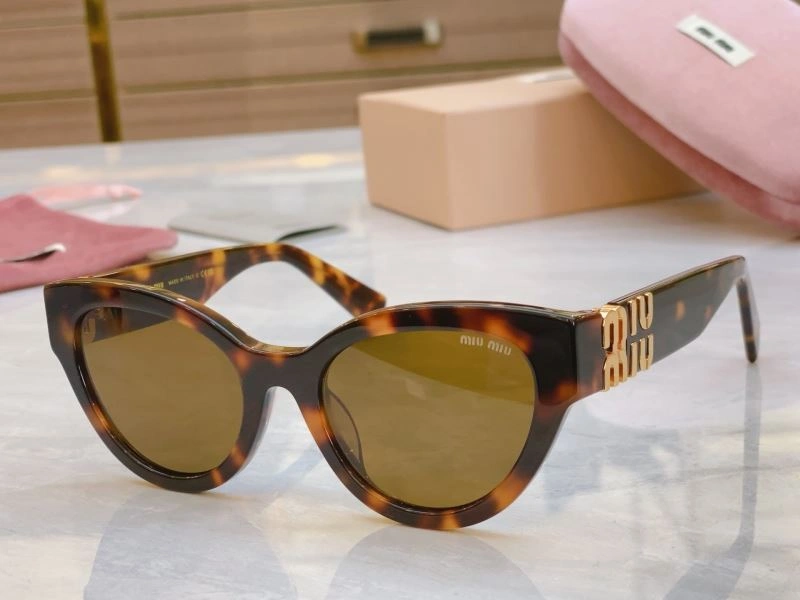 Tailored Miu Miu Sunglasses 281527