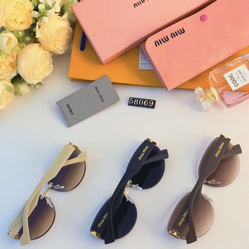 Elegant Miu Miu Sunglasses 281531
