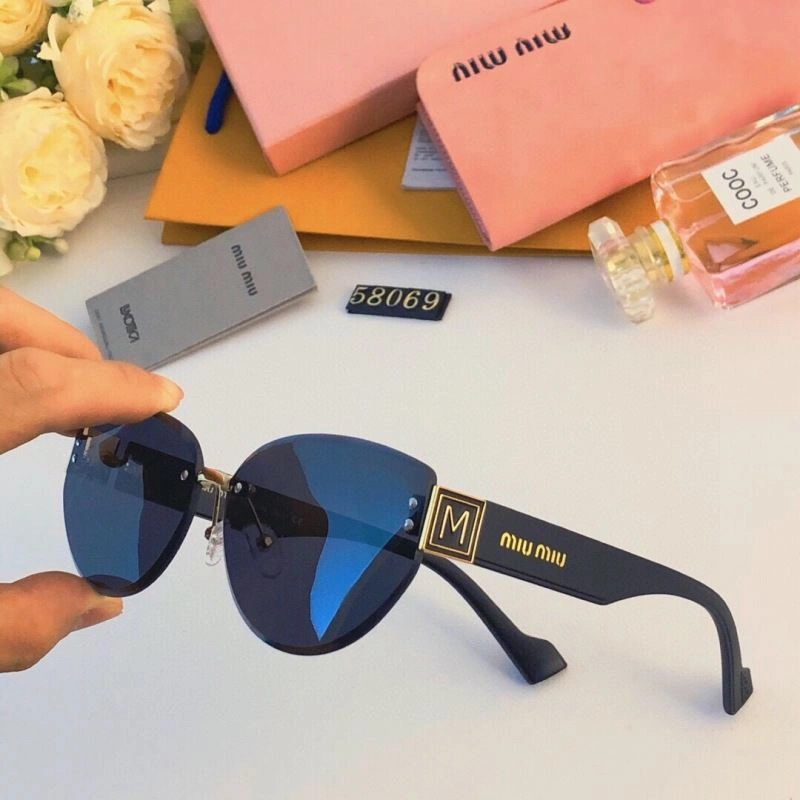 Elegant Miu Miu Sunglasses 281531