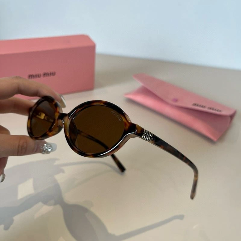 Versatile Miu Miu Sunglasses 281519