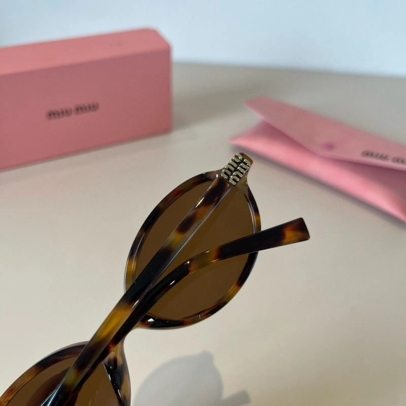 Versatile Miu Miu Sunglasses 281519