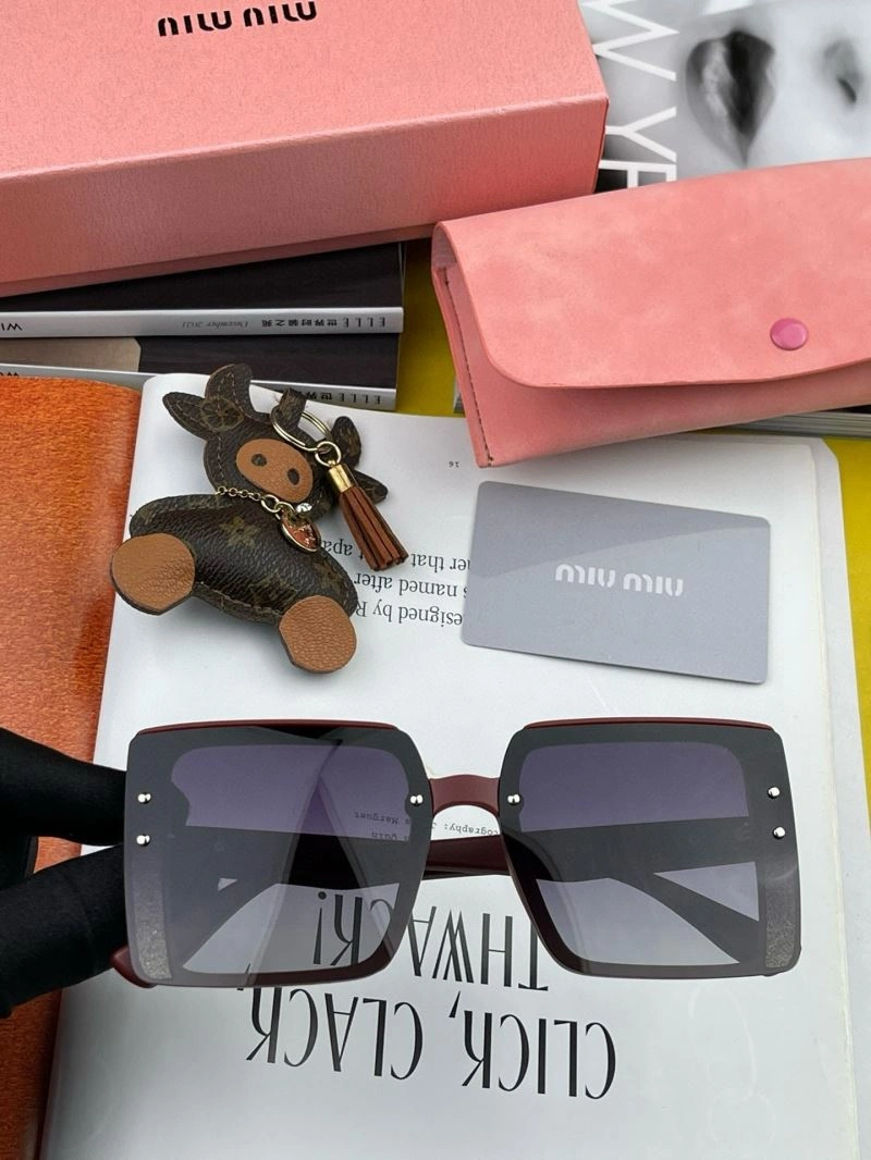 Miu Miu Sunglasses HighQuality 281520