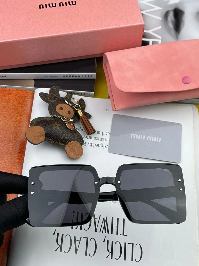 Miu Miu Sunglasses HighQuality 281520