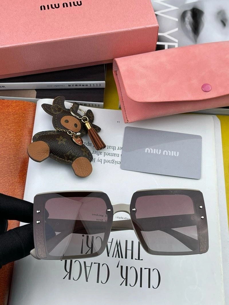 Miu Miu Sunglasses HighQuality 281520