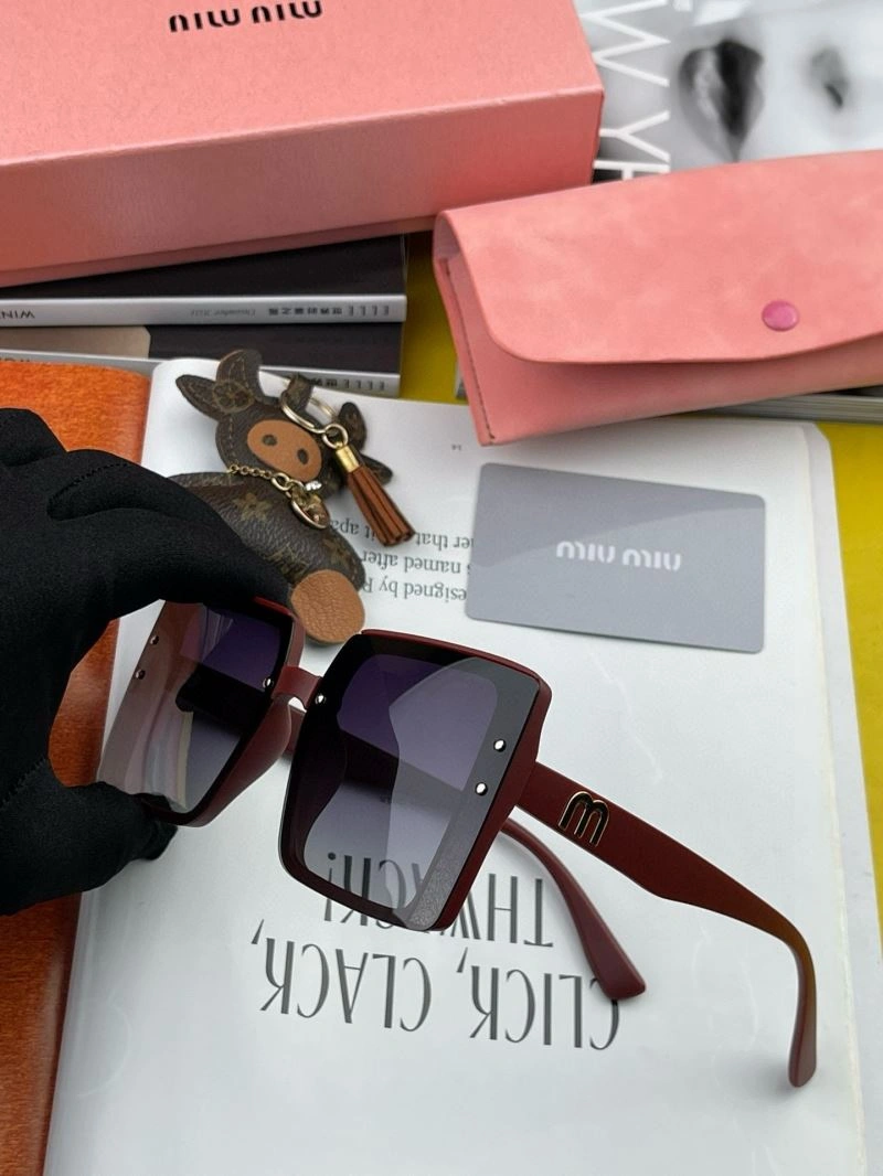 Miu Miu Sunglasses HighQuality 281520
