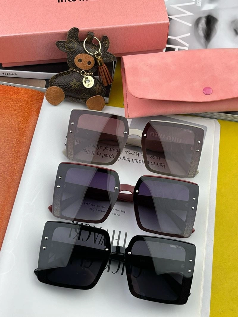 Miu Miu Sunglasses HighQuality 281520