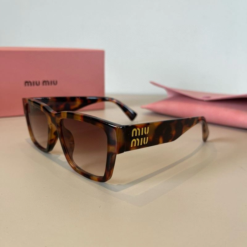 Miu Miu Sunglasses WellDesigned 281517