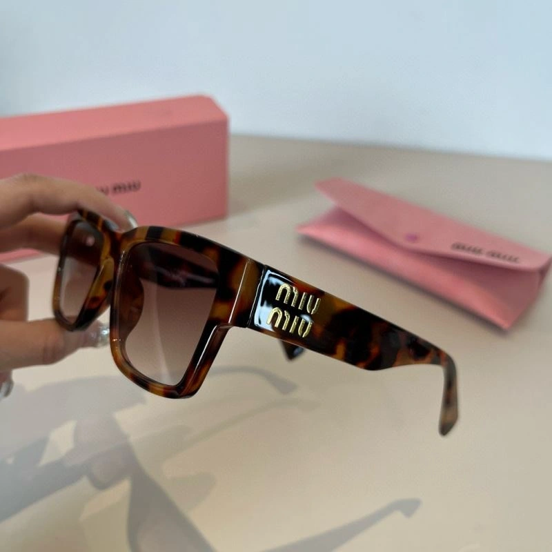 Miu Miu Sunglasses WellDesigned 281517