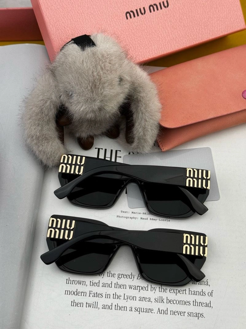Miu Miu Sunglasses FlexibleFit 281536