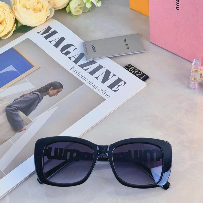 Miu Miu Sunglasses EasyMatch 281535