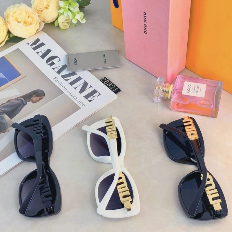 Miu Miu Sunglasses EasyMatch 281535