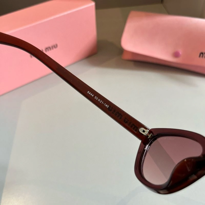 Fashionable Miu Miu Sunglasses 281528