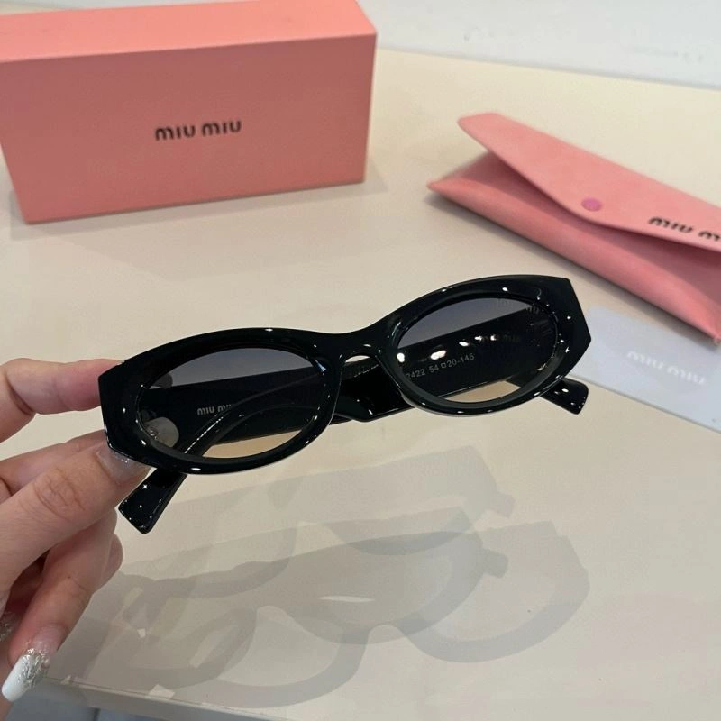 Durable Miu Miu Sunglasses 281533
