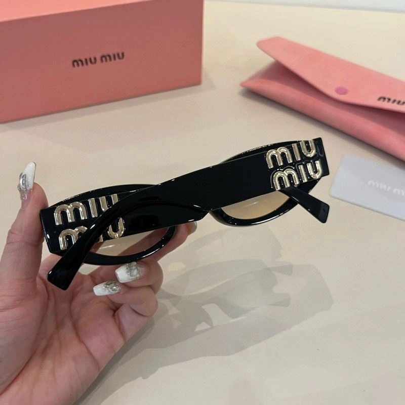 Durable Miu Miu Sunglasses 281533