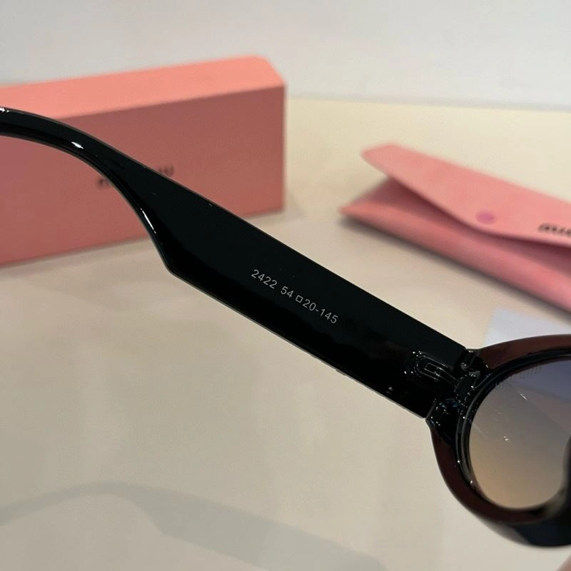 Durable Miu Miu Sunglasses 281533