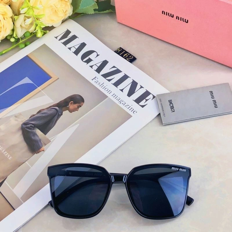 Miu Miu Sunglasses Lightweight 281547