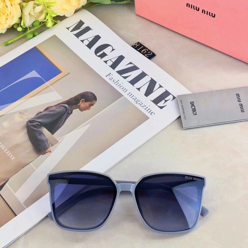 Miu Miu Sunglasses Lightweight 281547