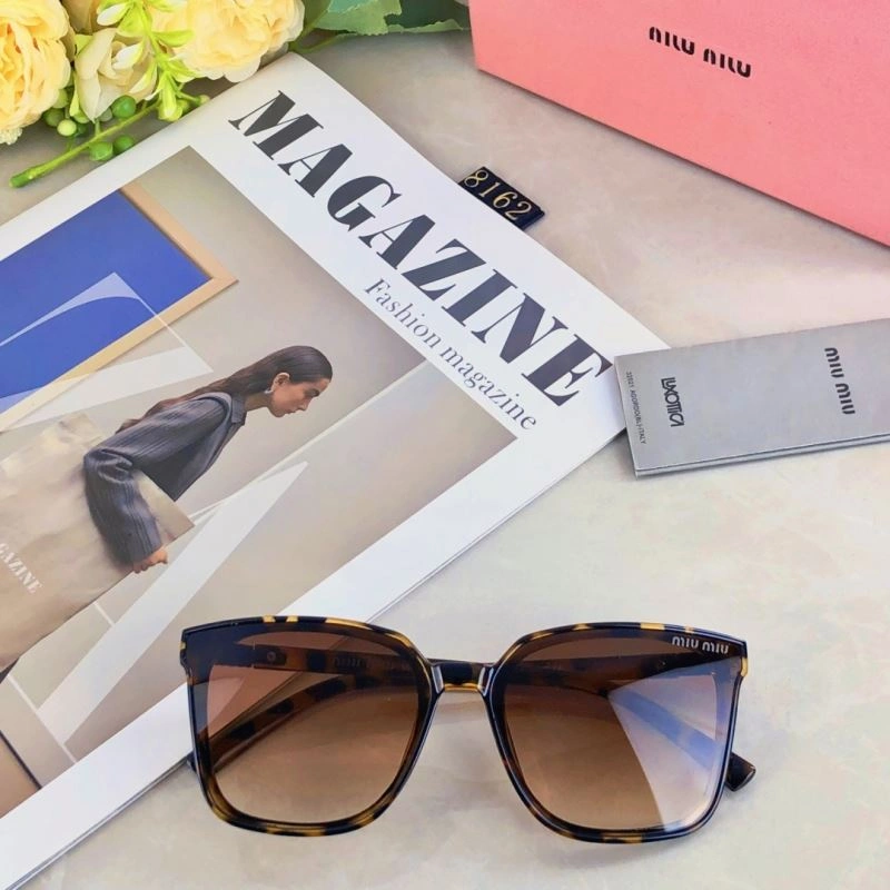 Miu Miu Sunglasses Lightweight 281547