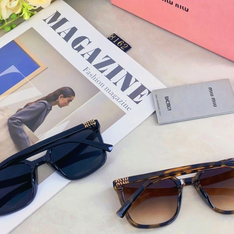 Miu Miu Sunglasses Lightweight 281547
