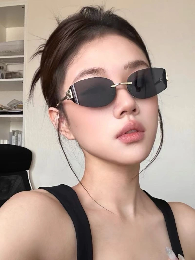 Comfortable Miu Miu Sunglasses 281543