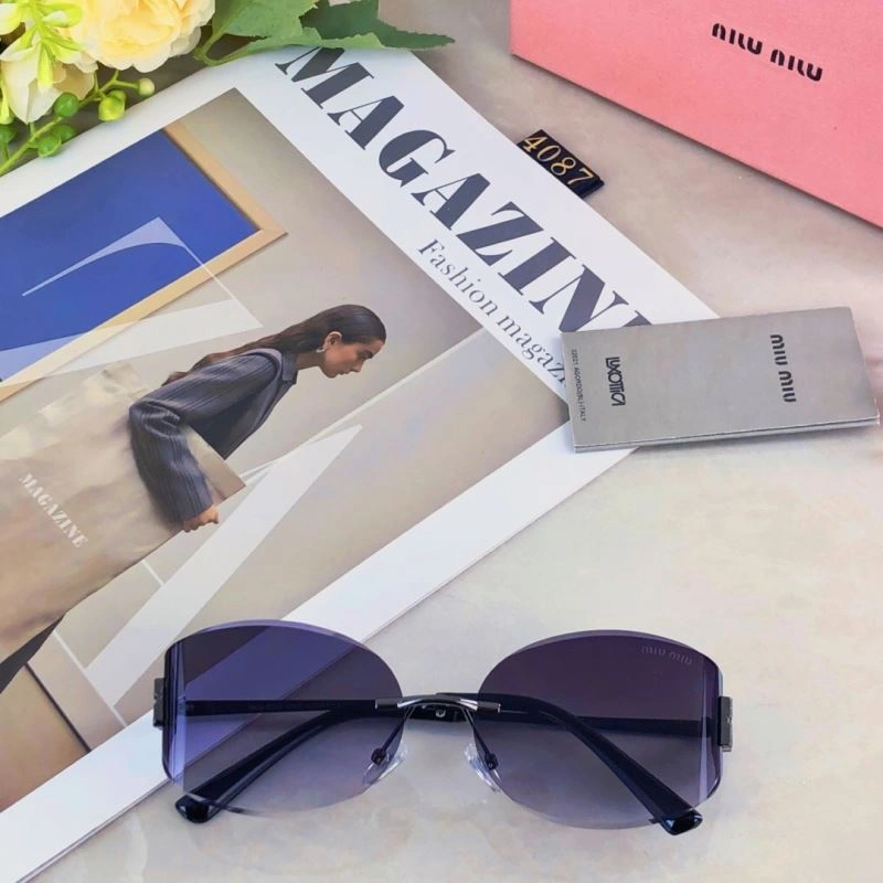 Comfortable Miu Miu Sunglasses 281543
