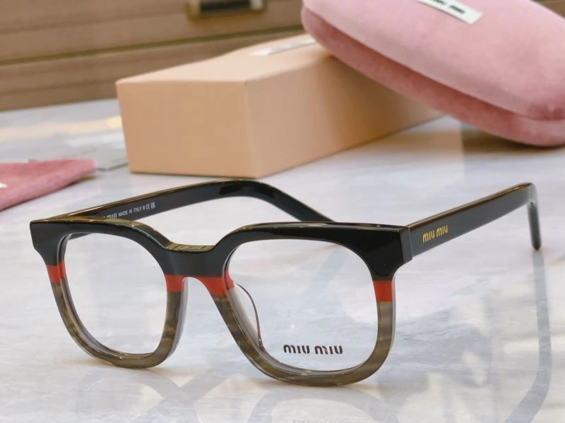 ComfortFit Miu Miu Sunglasses 281546