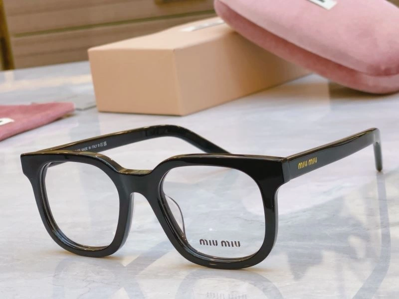 ComfortFit Miu Miu Sunglasses 281546