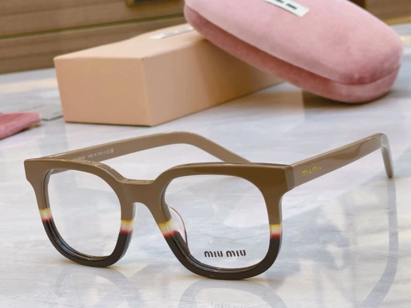 ComfortFit Miu Miu Sunglasses 281546