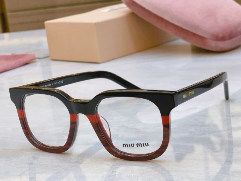 ComfortFit Miu Miu Sunglasses 281546