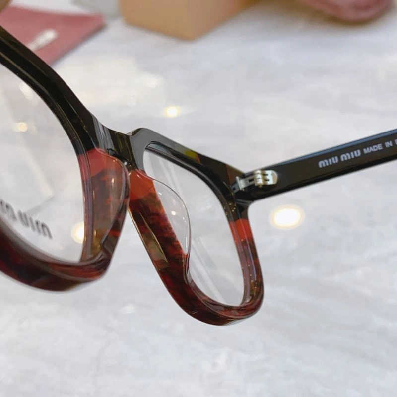 ComfortFit Miu Miu Sunglasses 281546