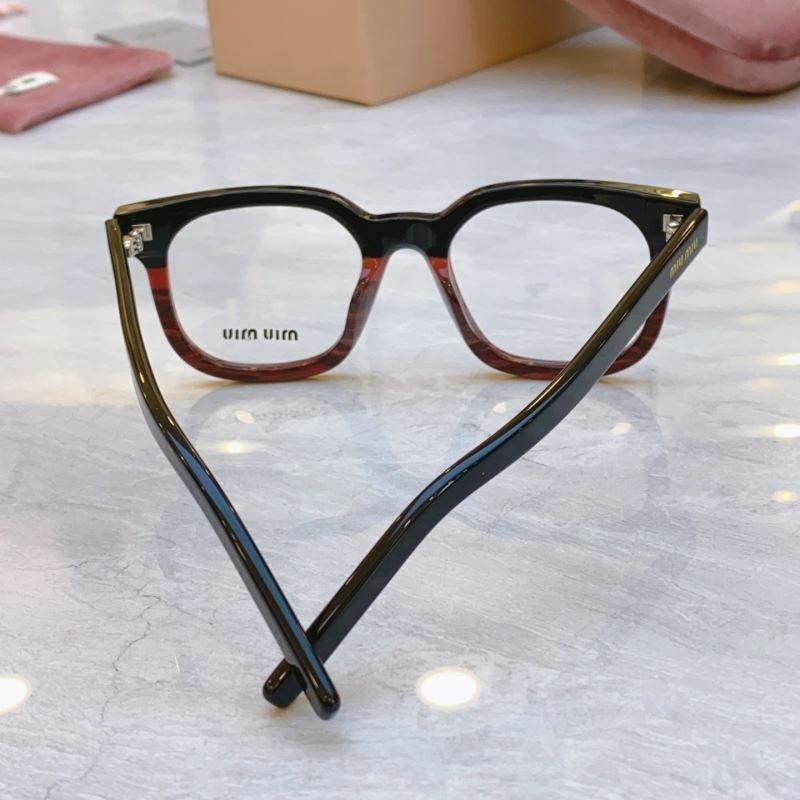 ComfortFit Miu Miu Sunglasses 281546