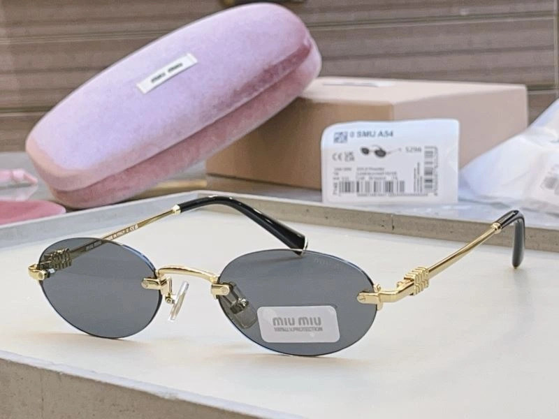 Breathable Miu Miu Sunglasses 281515