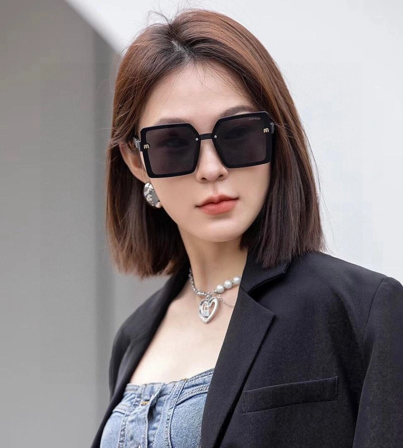 Miu Miu Sunglasses RelaxedFit 281512