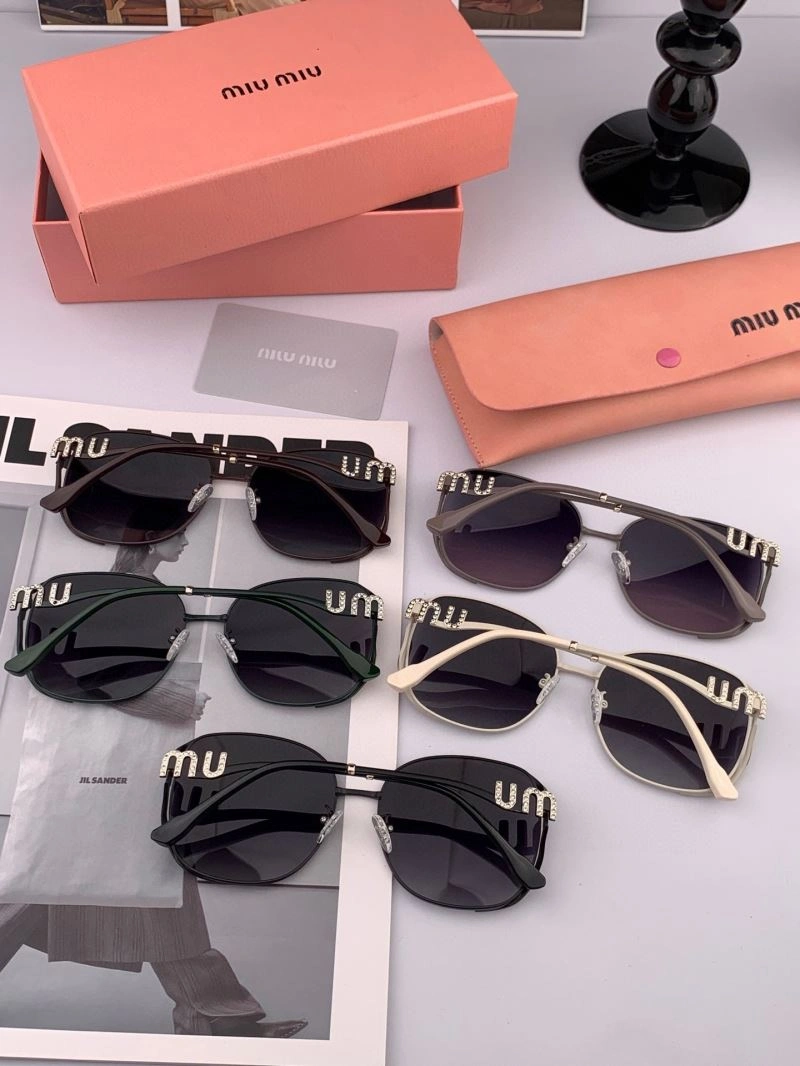 Flexible Miu Miu Sunglasses 281508