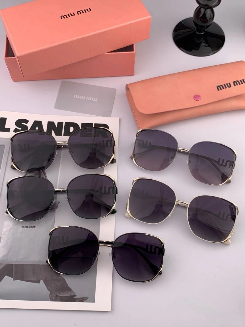 Flexible Miu Miu Sunglasses 281508