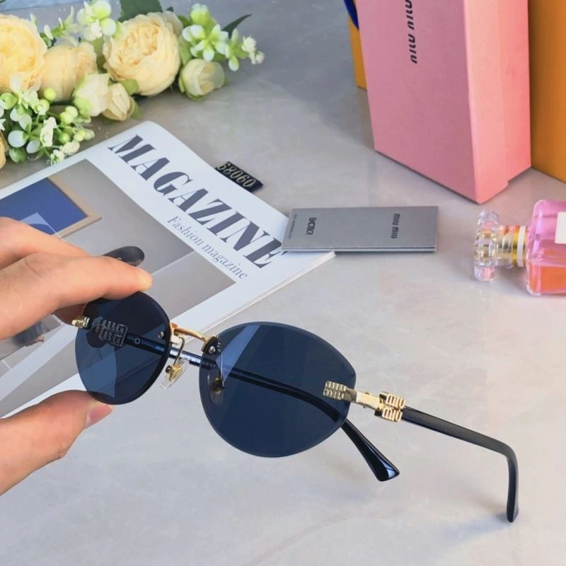 Miu Miu Sunglasses UrbanStyle 281507