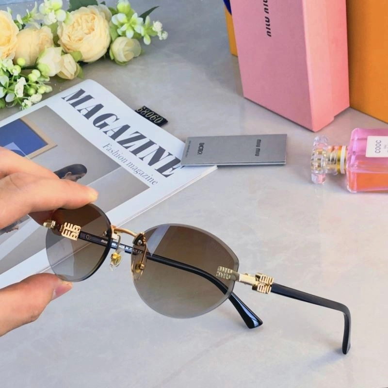Miu Miu Sunglasses UrbanStyle 281507