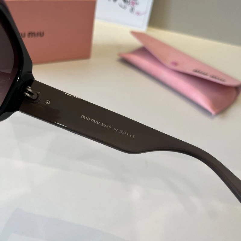 Miu Miu Sunglasses Comfortable 281503
