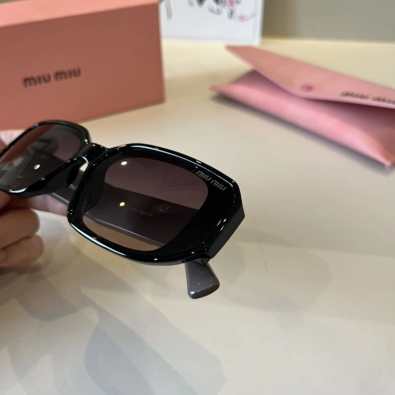 Miu Miu Sunglasses Comfortable 281503