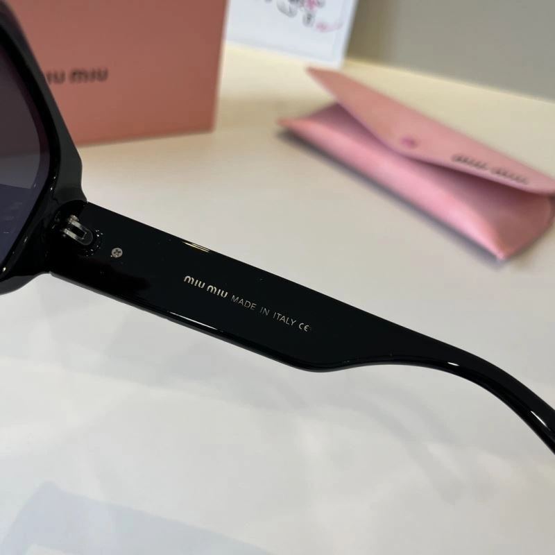 Breathable Miu Miu Sunglasses 281494