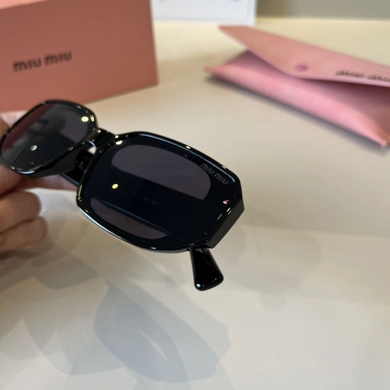 Breathable Miu Miu Sunglasses 281494